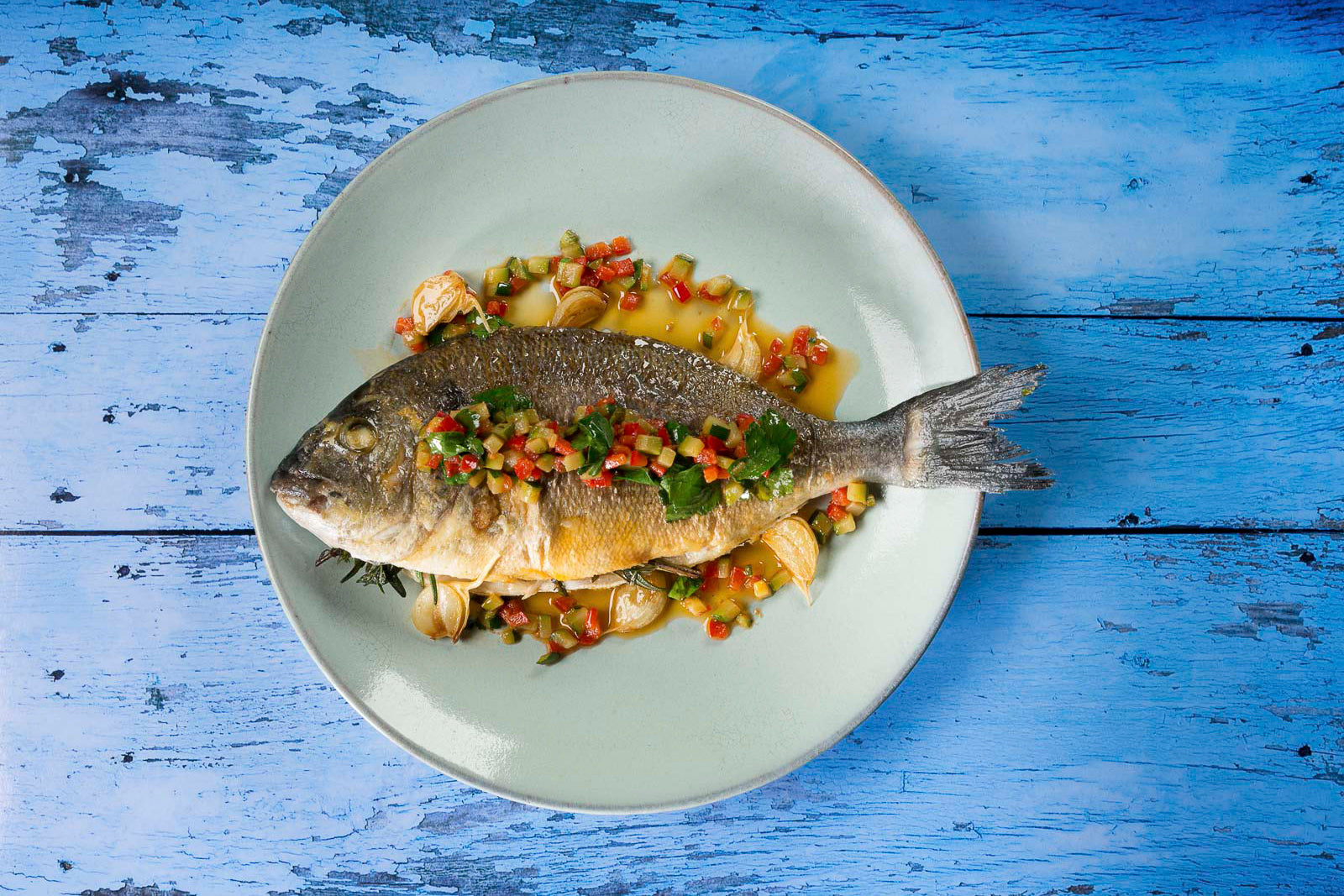DORADE MIT PAPRIKA UND KNOBLAUCH