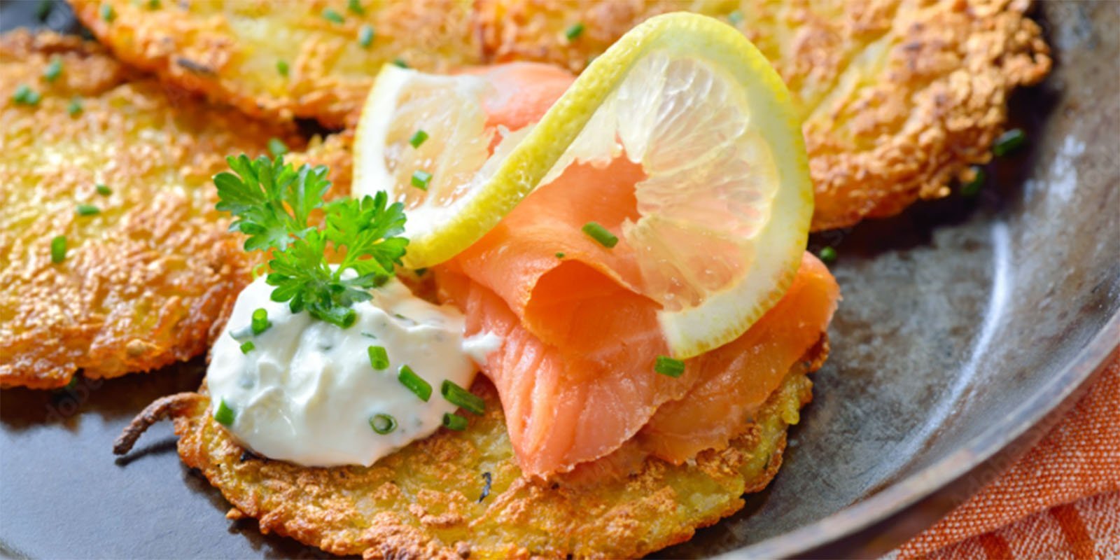 Reibekuchen mit Räucherlachs