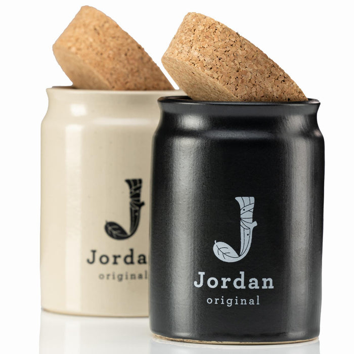 Jordan Original - Keramiktopf - glänzend weiß - mit schwarzem Jordan Logo - mit Korkverschluss - 200ml