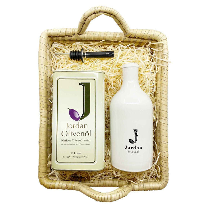 Jordan Olivenöl - Füllkorb "Seegras" - Medium - SET 7 - Jordan Olivenöl Natives Olivenöl Extra 1L Kanister + Jordan Original Keramikflasche weiß glänzend - breit - mit Jordan Logo 0,5L + Ausgießer - 30cm x 25cm x 12 cm